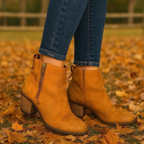 Steve Madden Shoes - Steve Madden Leather Brown Ankle Booties With Side Zippers